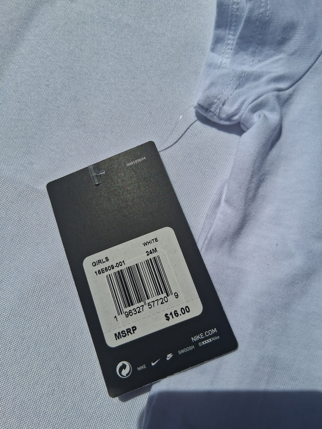 Nike Heart Logo Graphic T-Shirt